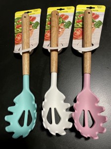 Łyżka do makaronu (240)