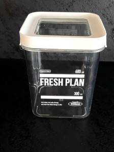 Pojemnik z miarką (80)