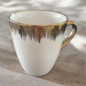 Kubek ceramiczny (60)